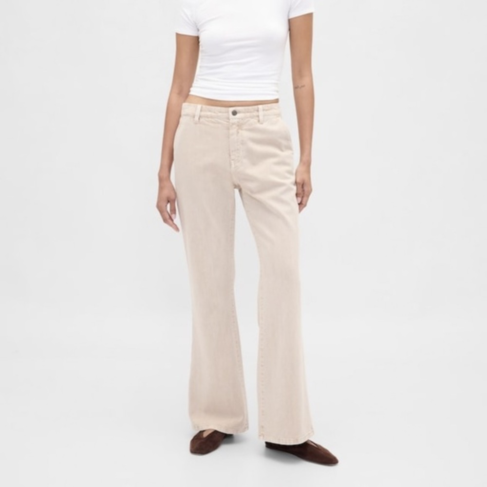 NWT Gap low rise relaxed flair khaki size10